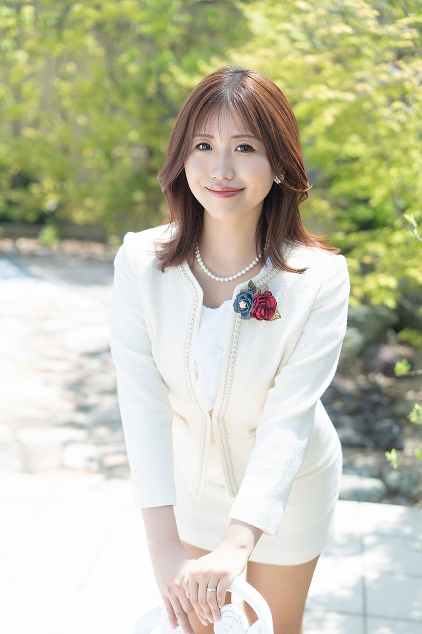 新妻涼子のプロフィール一般写真