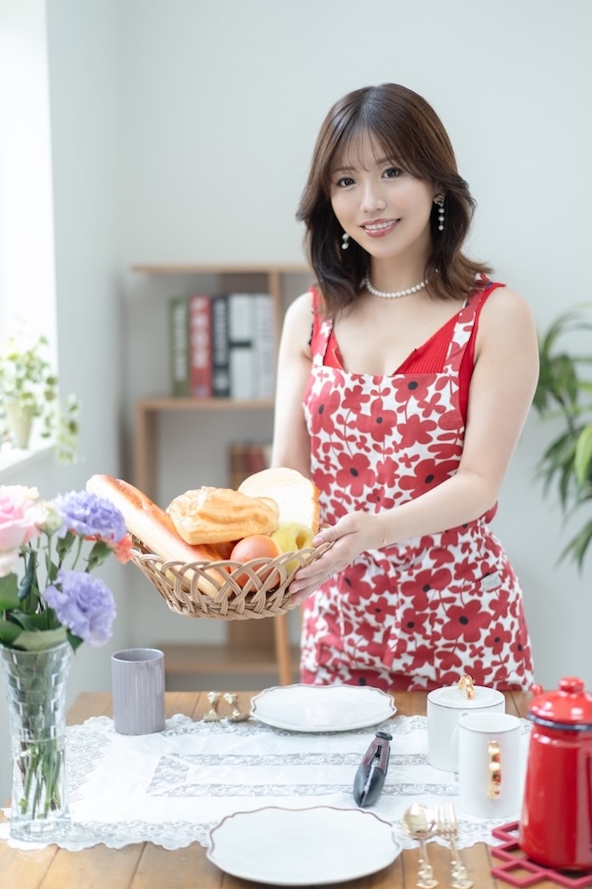 新妻涼子のプロフィール一般写真